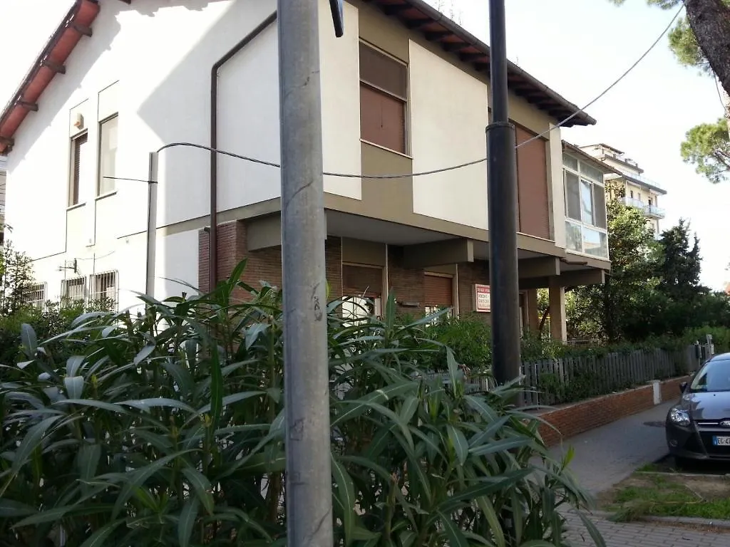 B&B Pisa Airport House contacts